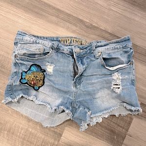 Denim shorts with Flounder Patch